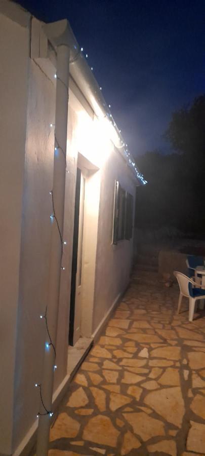 Lovely Studio In Strinilas With Its Own Pool Екстер'єр фото